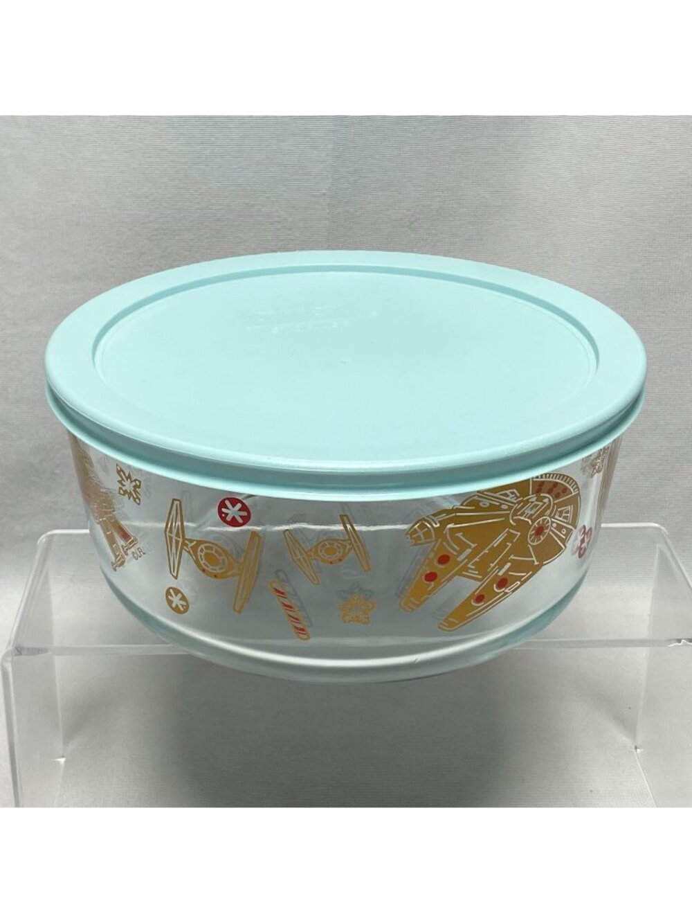 Pyrex Star Wars Holiday Special Edition Glass Bowl With Lid 6 Cups Made In USA